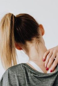 5 poses to tighten the neck Management of sagging neck