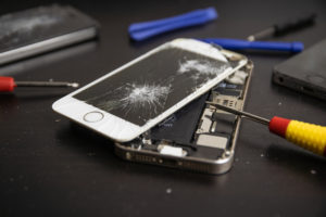 iPhone screen replacement price 2013
